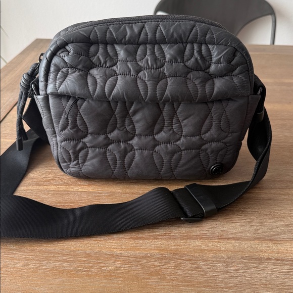 Lululemon Bag - Embrace Quilted Crossbody Bag black - Picture 3 of 6